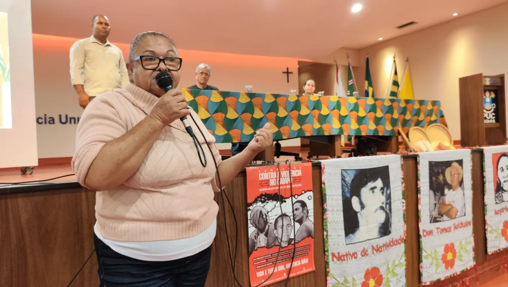Lançamento do relatório Conflitos no Campo 2025 reuniu movimentos sociais, pesquisadores e comunidades do campo na PUC Goiás
