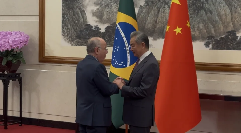 Encontro entre Mauro Vieira e Wang Yi em Pequim, China