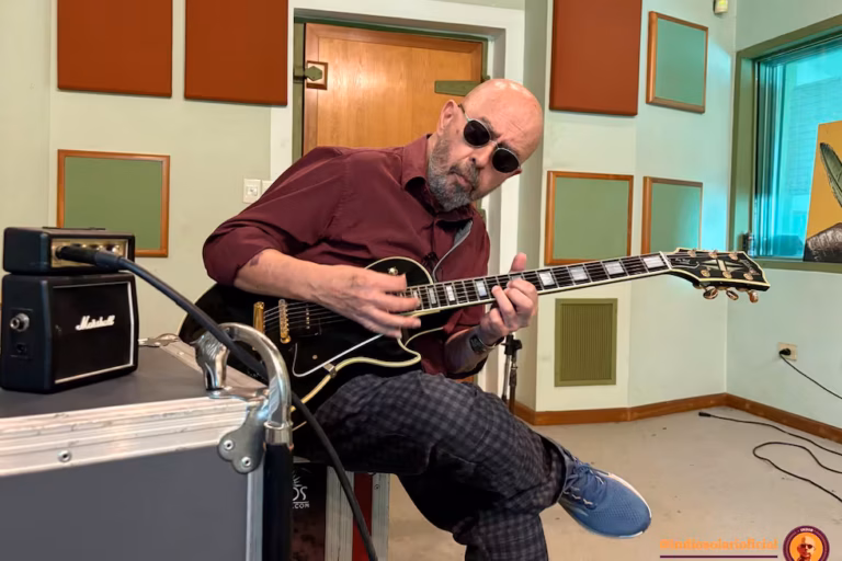 Ex-líder dos Redonditos de Ricota, Indio Solari marcou gerações do rock argentino com letras e shows históricos