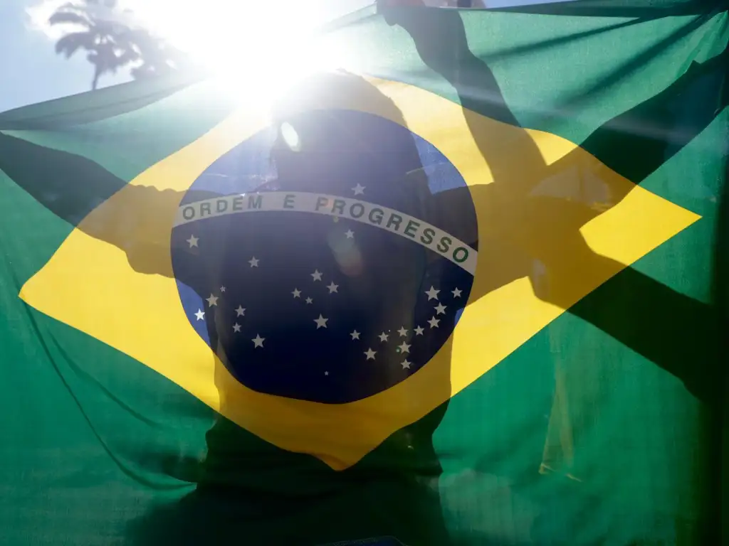 Brasil vira contra o Japão com gol nos acréscimos e avança com sonho do hexa para as oitavas de final