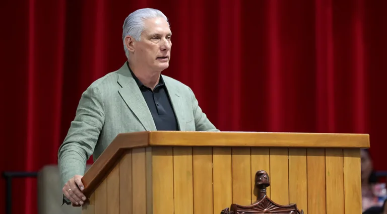 'A realidade nos impõe mudanças urgentes', diz o presidente cubano Díaz-Canel