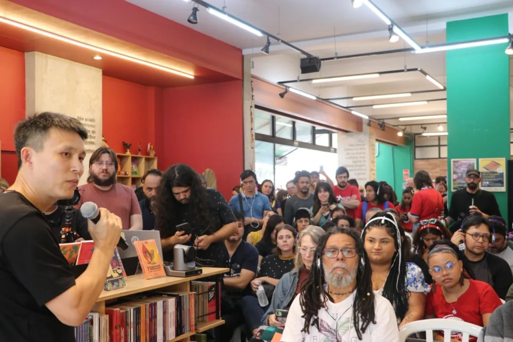 Jeff Xiong, secretário-geral do Fórum Acadêmico do Sul Global, durante o lançamento do livro Além do Vale do Silício – inteligência artificial com características chinesas”, em São Paulo (SP).