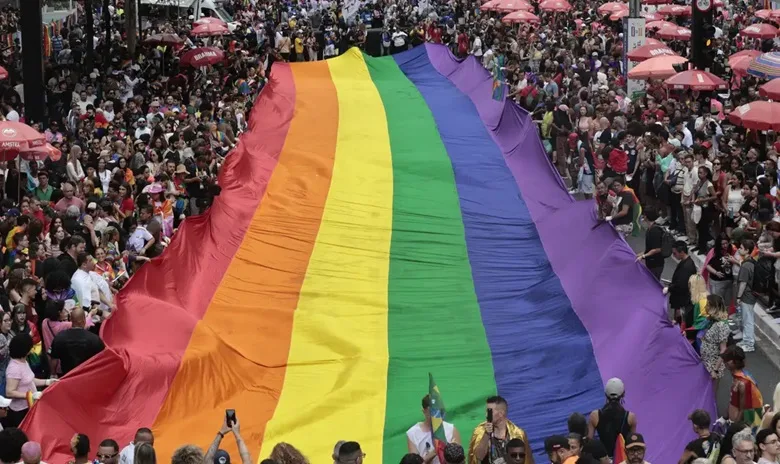 A edição de 2026 marca três décadas de história da Parada e reforça o debate sobre participação política, tema central da manifestação neste ano.