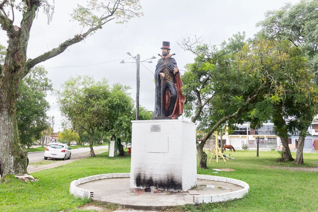 Estátua de Exu Bará da Rua foi inaugurada em 30 de agosto de 2025 em Pelotas