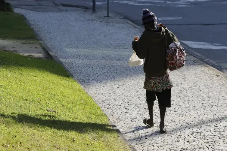 População vulnerável em situação de rua durante período de frio intenso