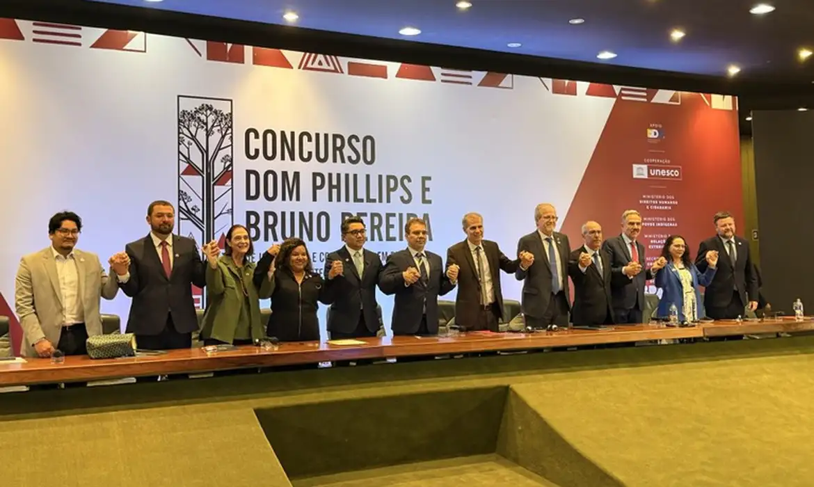 O ministro da Secretaria de Comunicação Social da Presidência da República (Secom/PR), Sidônio Palmeira, fez a retratação em nome do Estado Brasileiro.