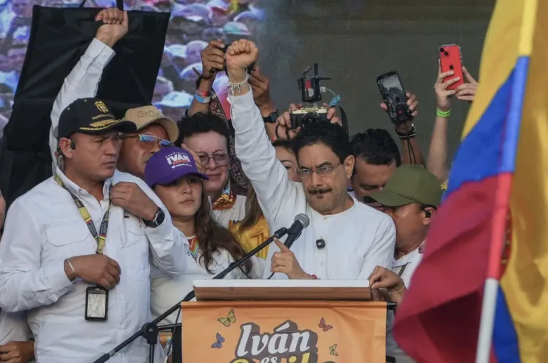 Iván Cepeda, senador e filósofo, representa o partido Pacto Histórico na Colômbia