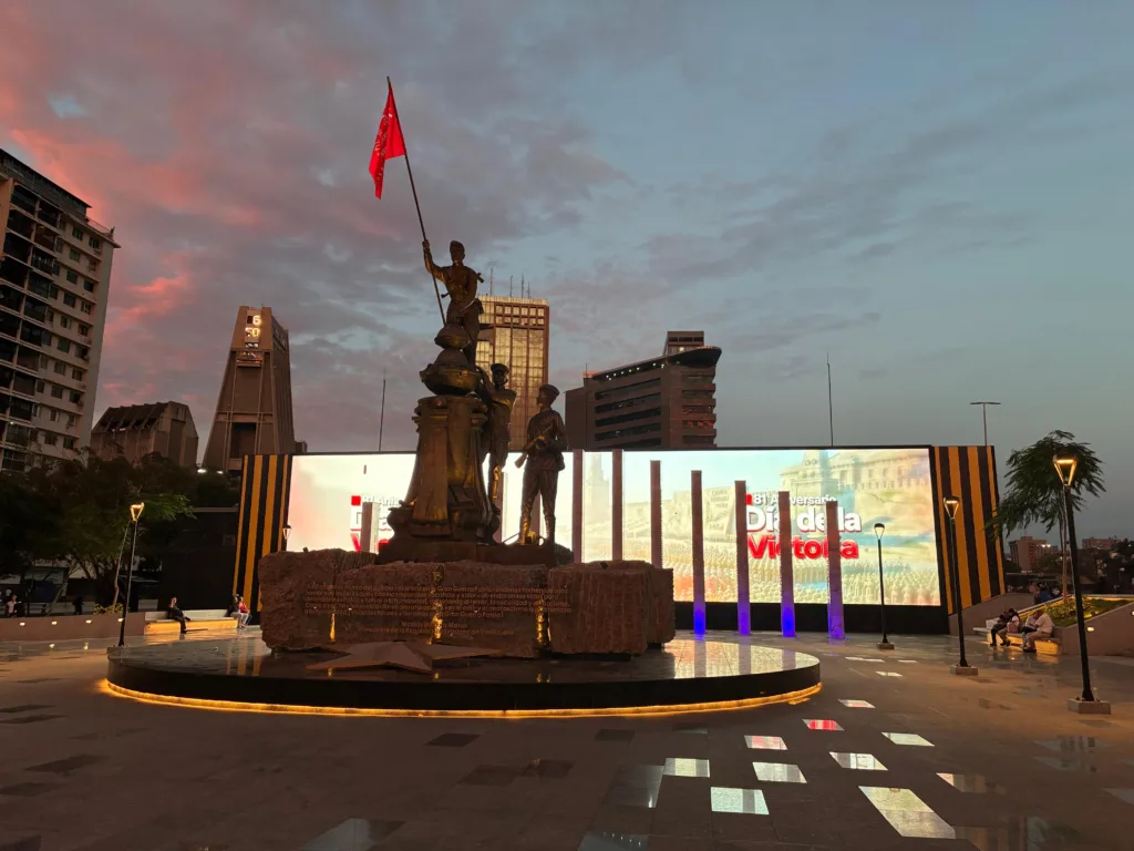 Em maio de 2025, a Venezuela inaugurou em Caracas a Praça da Vitória da Grande Guerra Patriótica contra o nazifascismo, que presta homenagem aos 27 milhões de soviéticos mortos durante a Segunda Guerra Mundial