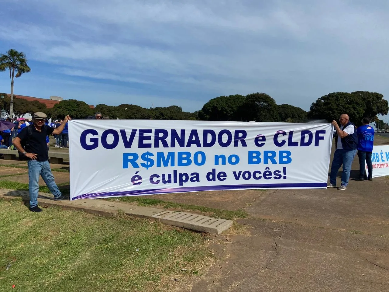 Categorias prometem ampliar protestos contra o acordo do GDF envolvendo o BRB.