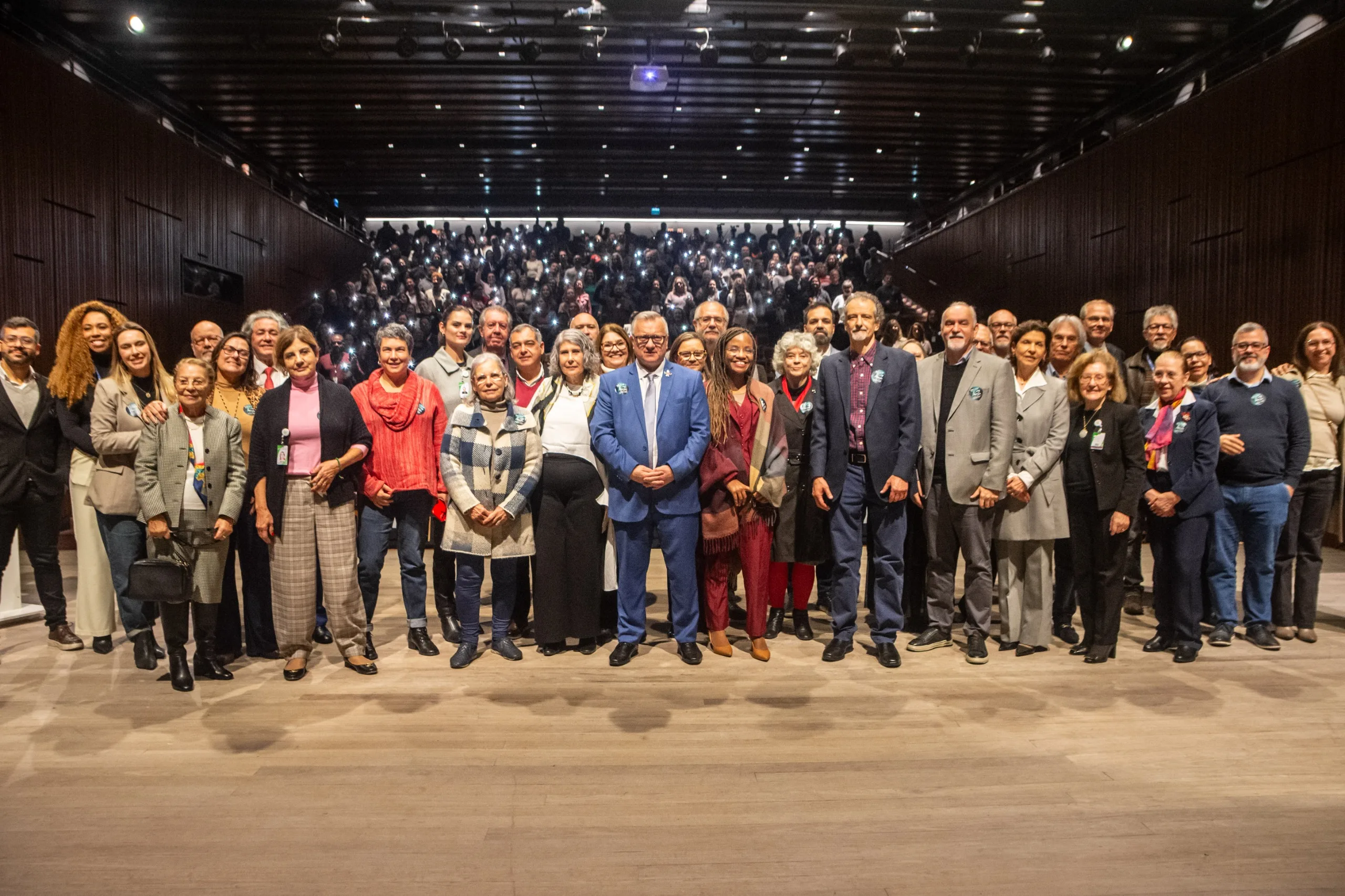 Em evento realizado na manhã desta sexta-feira (12), no Teatro da Unisinos, em Porto Alegre, a maior rede hospitalar 100% SUS do Sul do Brasil reuniu gestores, autoridades e trabalhadores para celebrar sua trajetória
