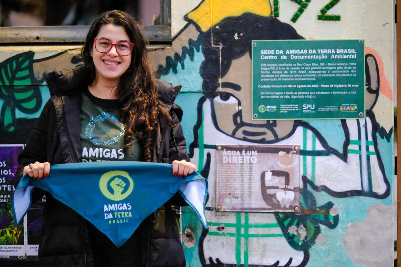 A CasaNat – Centro de Arquitetura Socioambiental para o núcleo Amigas da Terra fica na rua Olavo Bilac, 192, entre a Cidade Baixa e a Azenha, em Porto Alegre