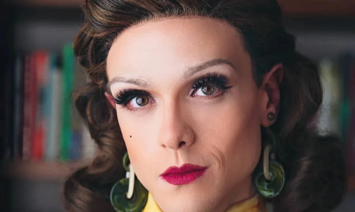 Rita Von Hunty conduz abertura de projeto que leva cursos gratuitos e arte a Nova Lima (MG)