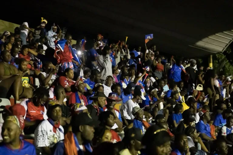 Copa do Mundo mostra cultura, luta e paixão do Haiti pelo futebol antes de jogo contra o Brasil
