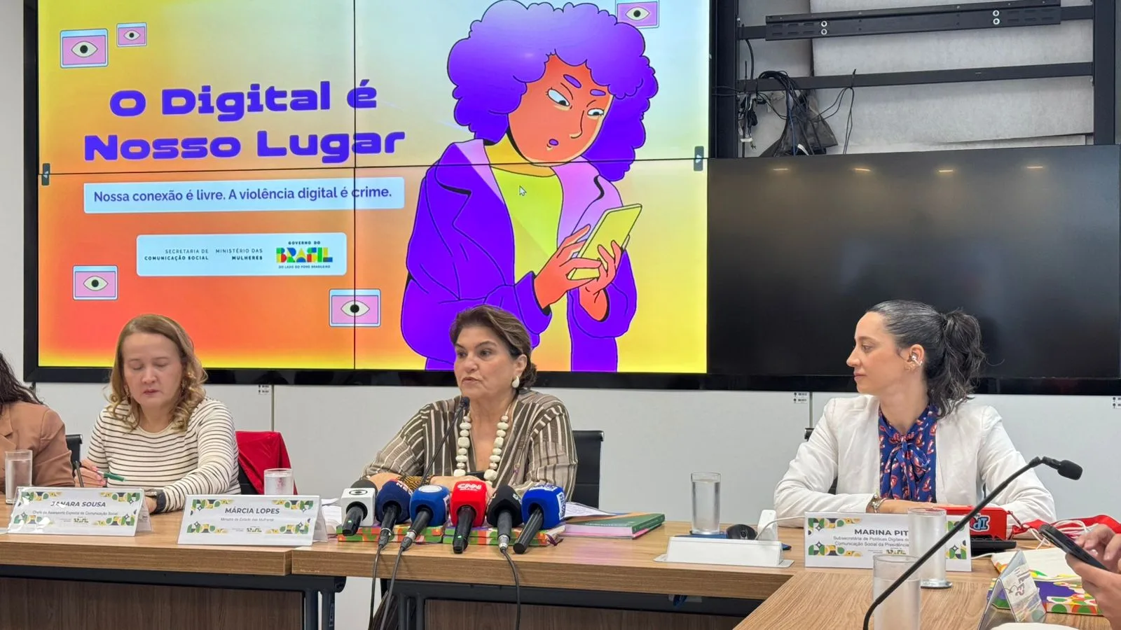 Representantes do Ministério das Mulheres e da Secom apresentam medidas para fortalecer o atendimento a casos ocorridos na internet e ampliar a proteção de mulheres.