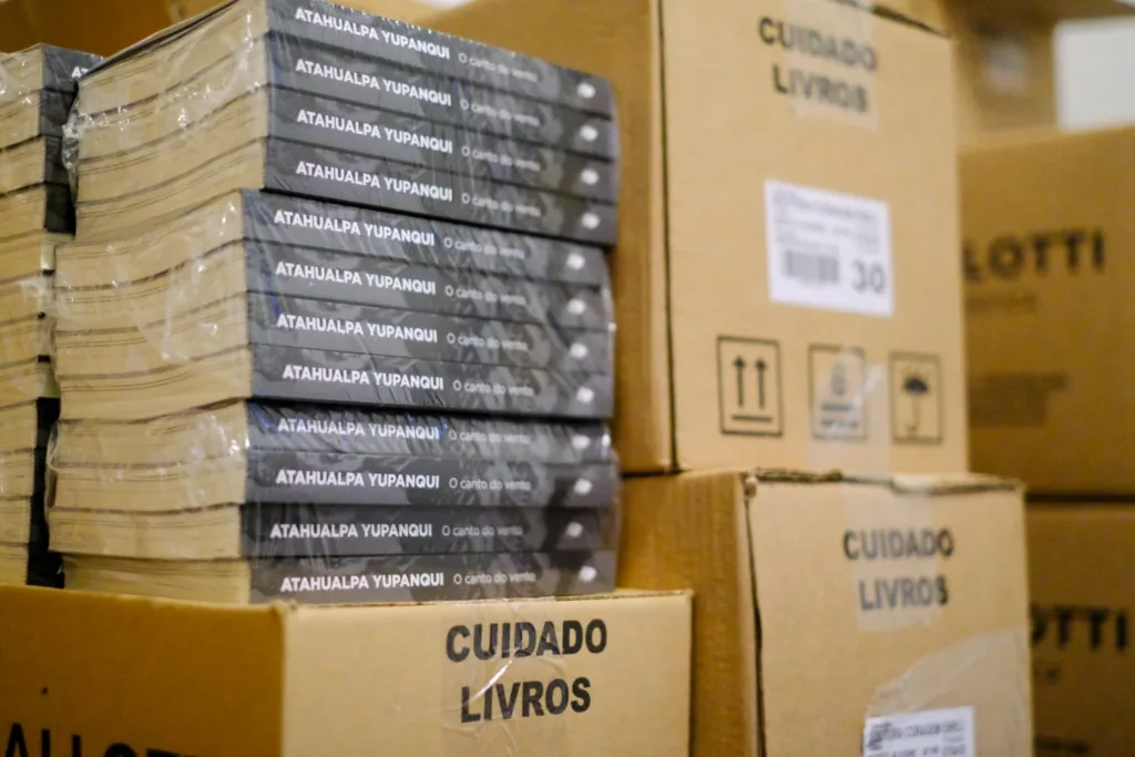 O tradutor especial, Demétrio Xavier, faz todas as obras de Atahualpa Yupanqui