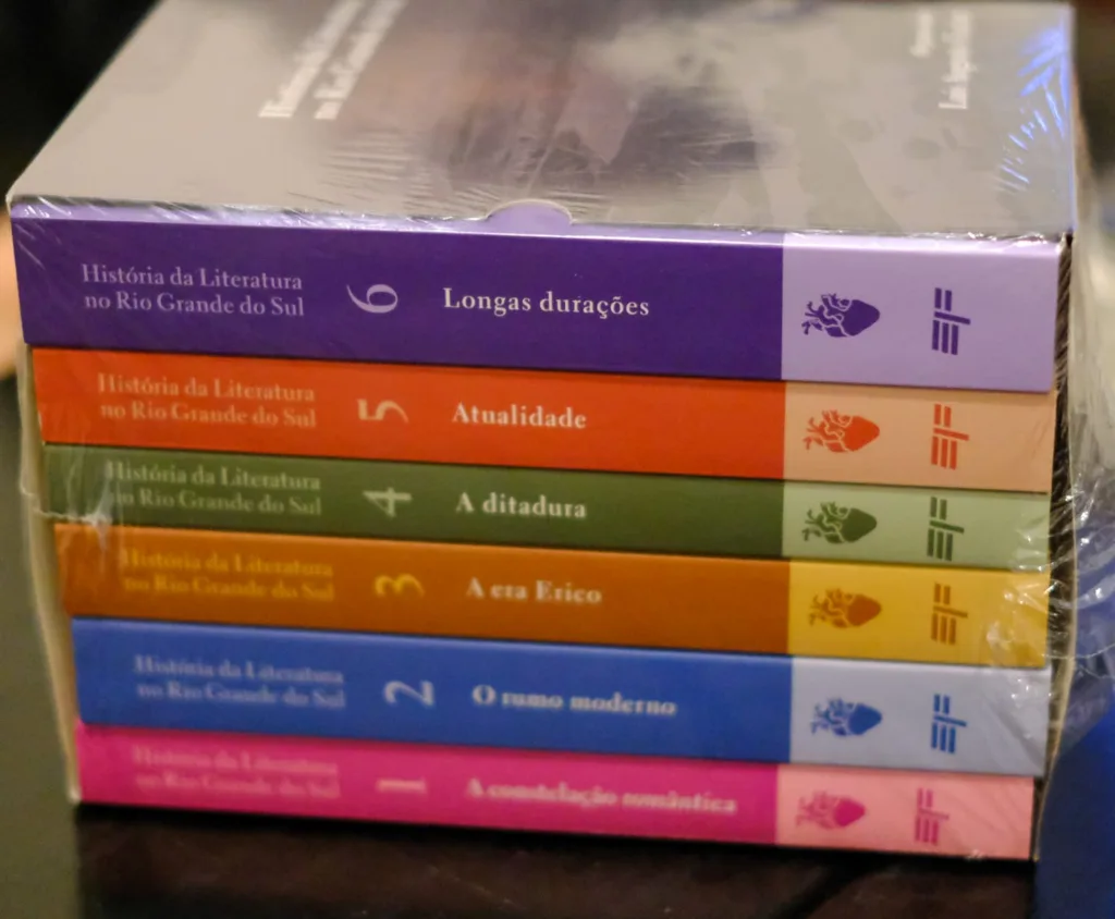 Coleção reúne seis volumes sobre “A História da Literatura do Rio Grande do Sul”, que podem ser adquiridos isoladamente ou em grupo