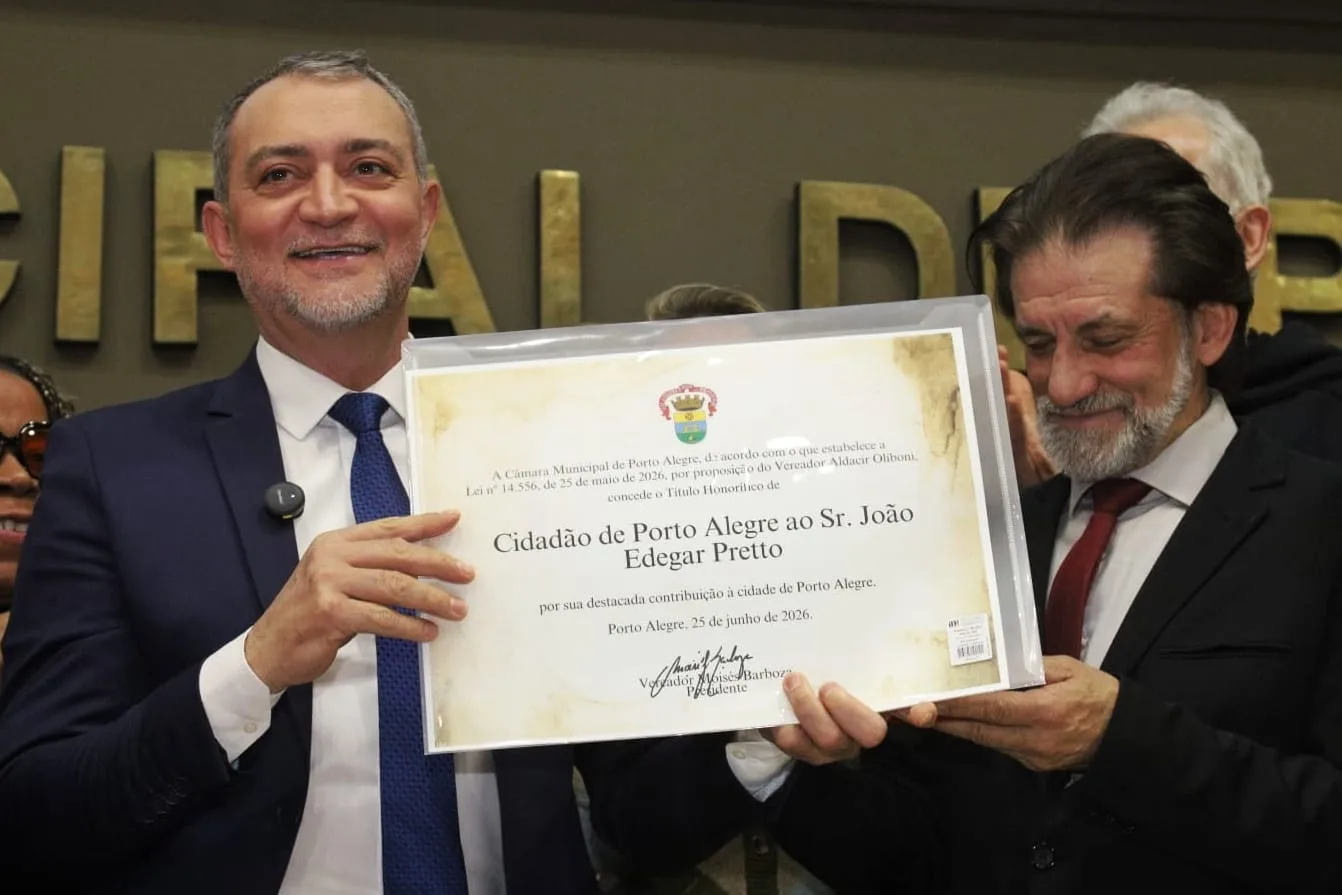 Ex-deputado estadual e ex-presidente da Conab, Edegar Pretto foi homenageado por iniciativa do vereador Aldacir Oliboni (PT)