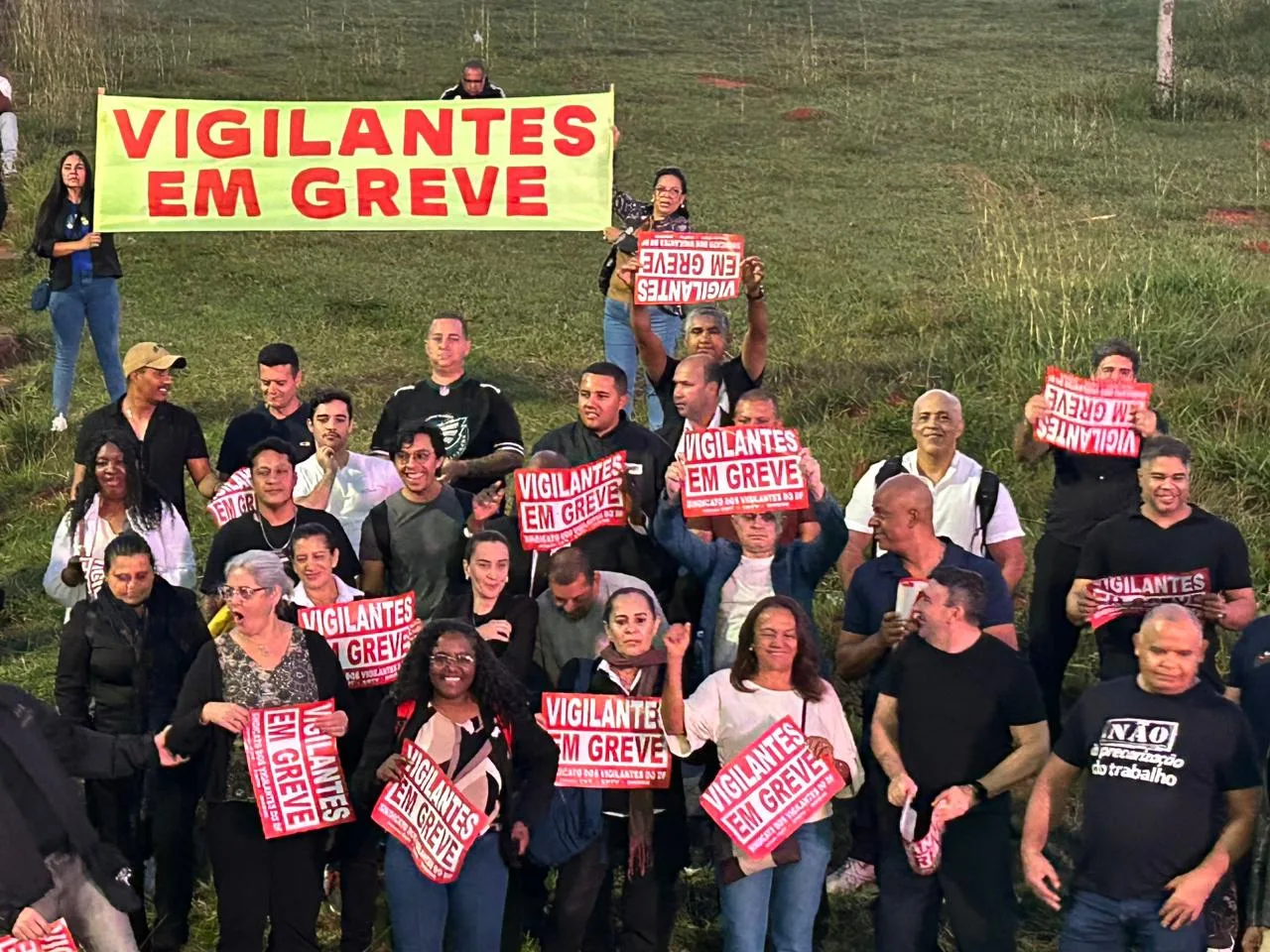 Após proposta do Tribunal Regional do Trabalho, vigilantes do DF suspendem greve