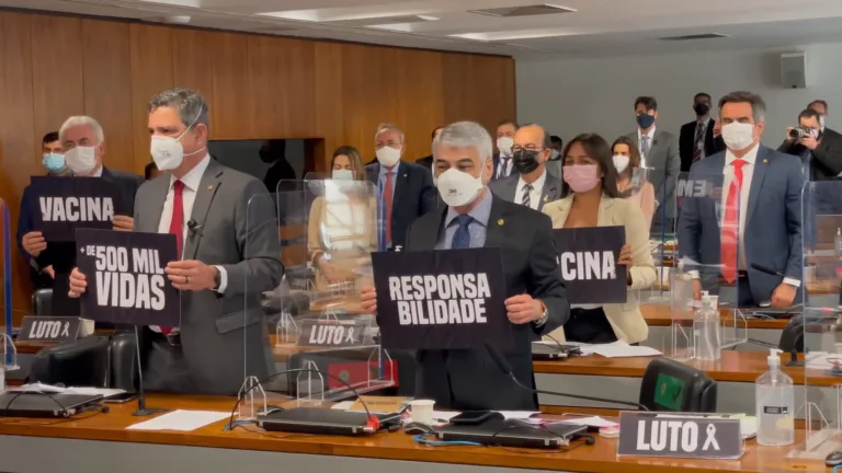 'Senti que o cinema podia dar voz ao povo', afirma diretora de filme sobre a CPI da Covid-19