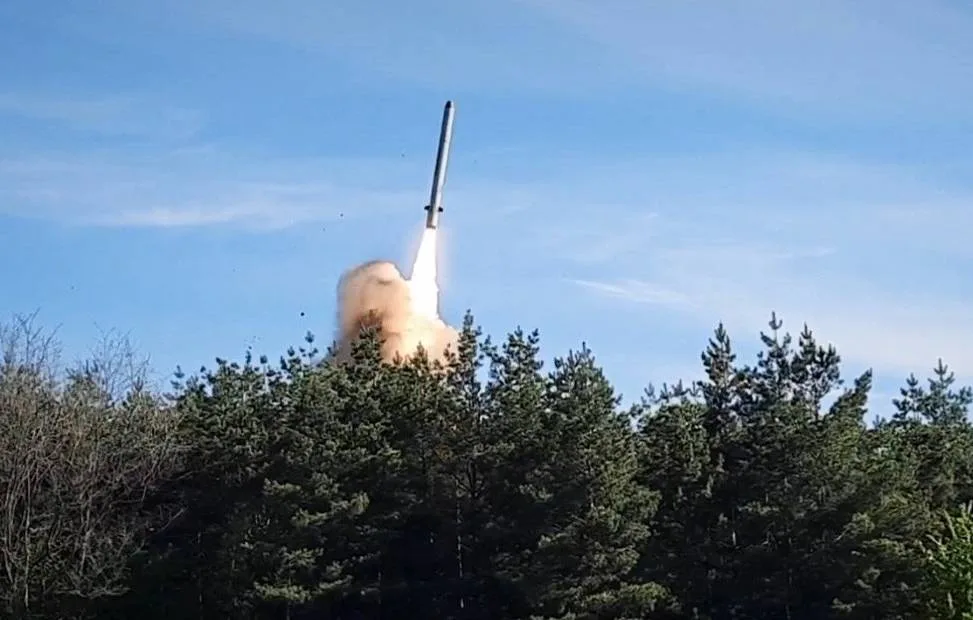 Rússia atinge alvos militares em Kiev após ataques ucranianos em Moscou Rússia atinge alvos militares em Kiev após ataques ucranianos em Moscou