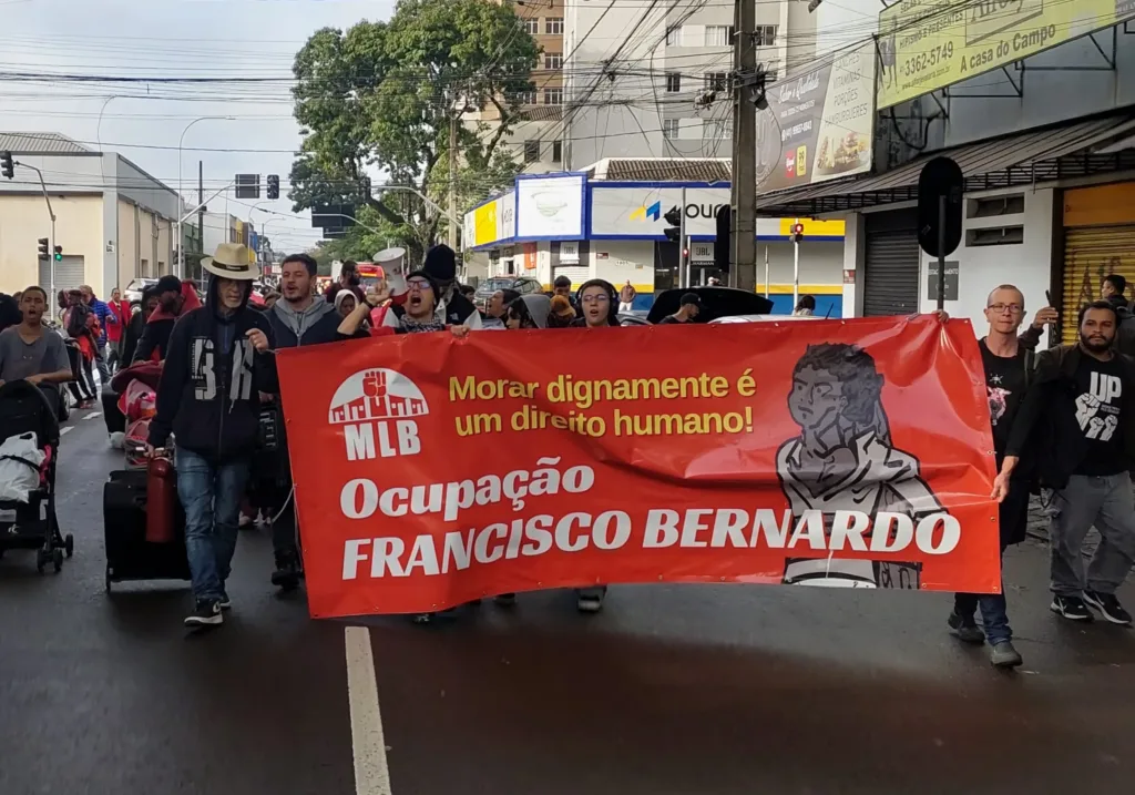 Protesto em apoio às famílias da Ocupação Francisco Bernardo,