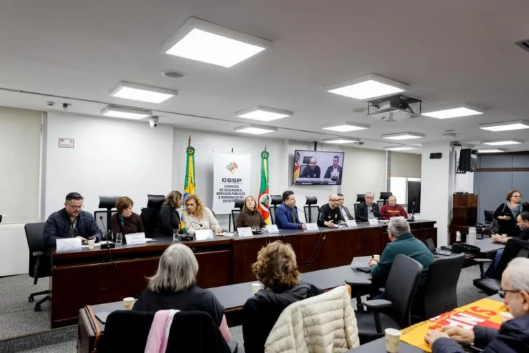 Aposentados do funcionalismo público gaúcho cobram fim de desconto sobre proventos