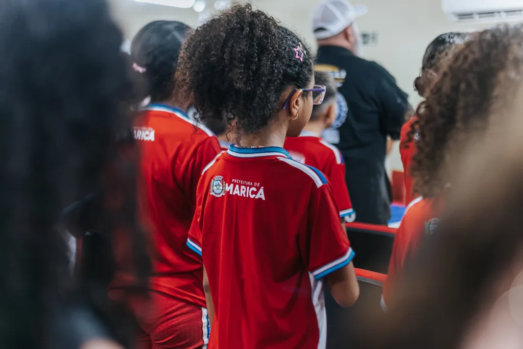 Carga horária mínima de permanência na escola passará a ser de 7h em Maricá
