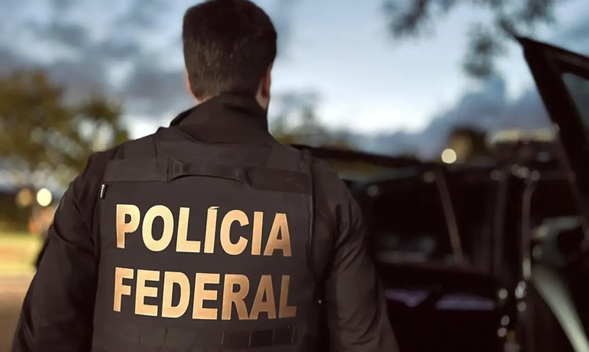 Operação da Polícia Federal investiga o desvio de verbas parlamentares