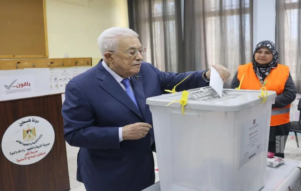 Abbas convocou primeiro pleito legislativo nos territórios palestinos desde 2006