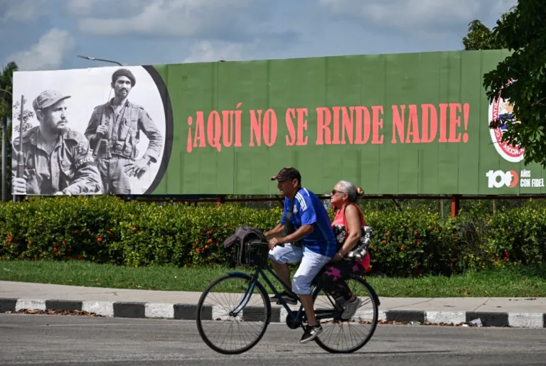 EUA ampliam bloqueio contra Cuba e atacam turismo, energia e comércio exterior