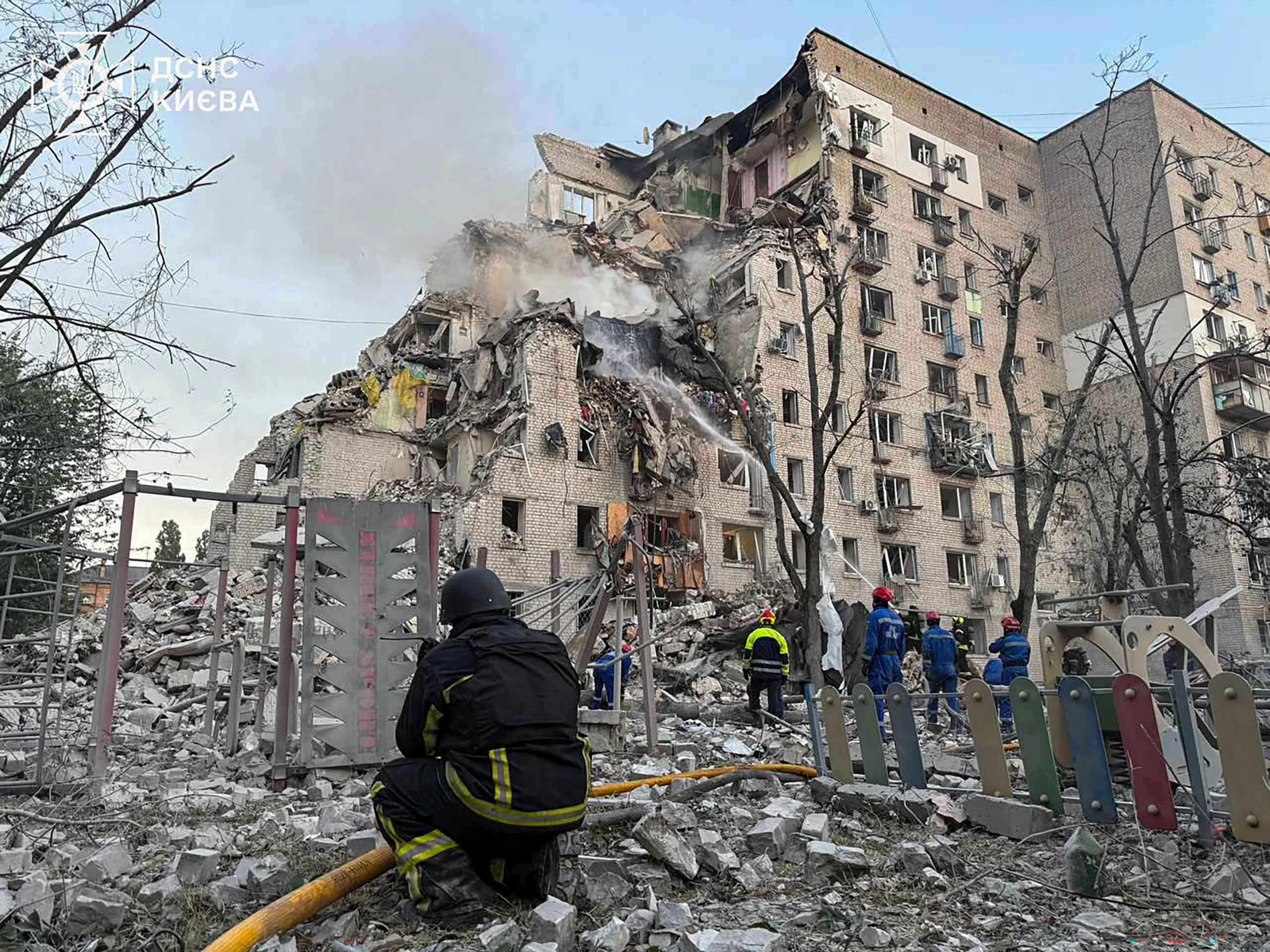 Rússia realiza ataque massivo com mísseis e drones em Kiev; pelo menos 17 pessoas morrerram