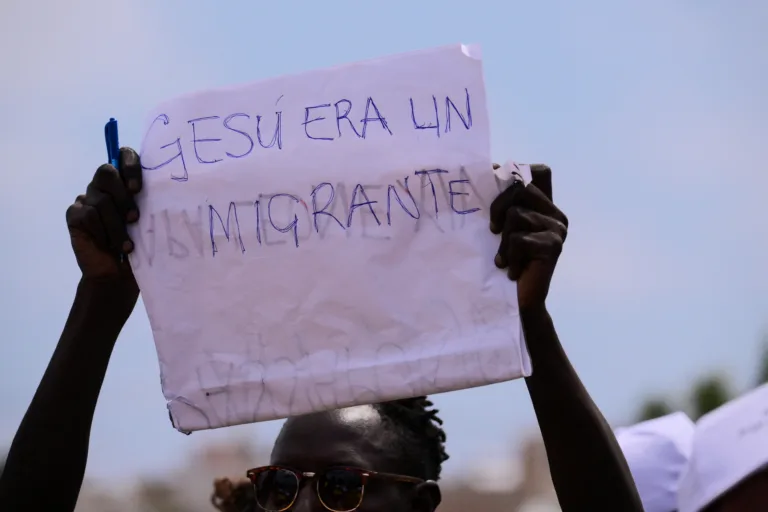Papa Leão reza por imigrantes e manda recado aos EUA e à Europa 
