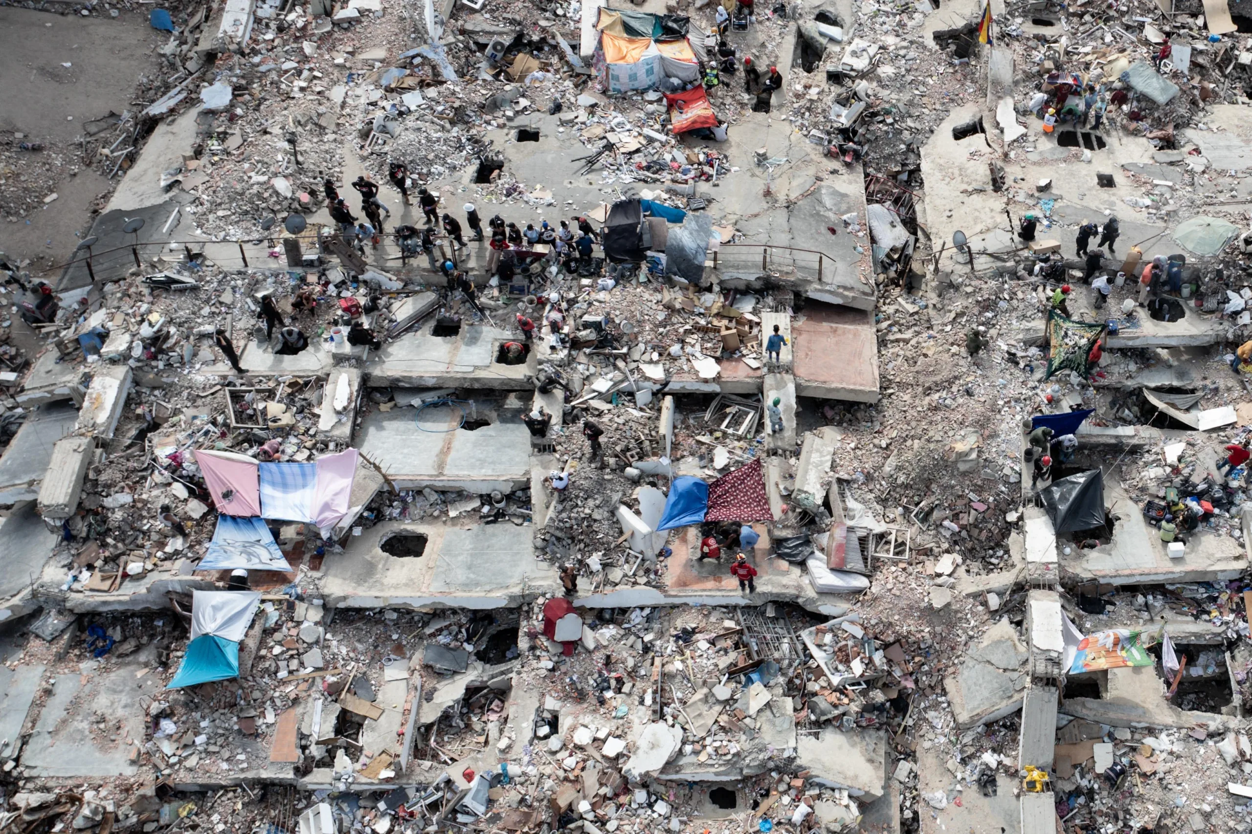 Venezuela lança plano de reconstrução após terremoto com quase 3 mil mortos