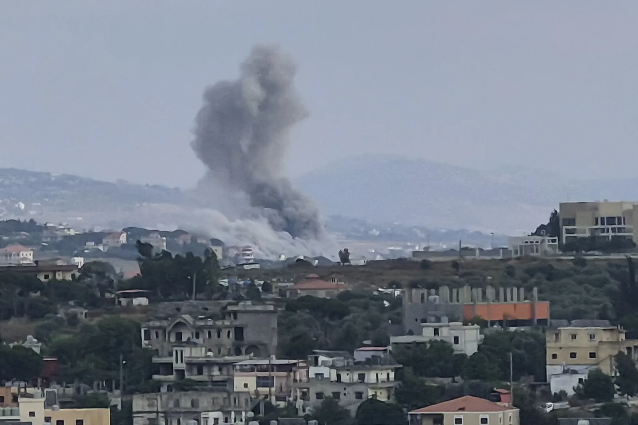Israel viola cessar-fogo e lança novos ataques no sul do Líbano