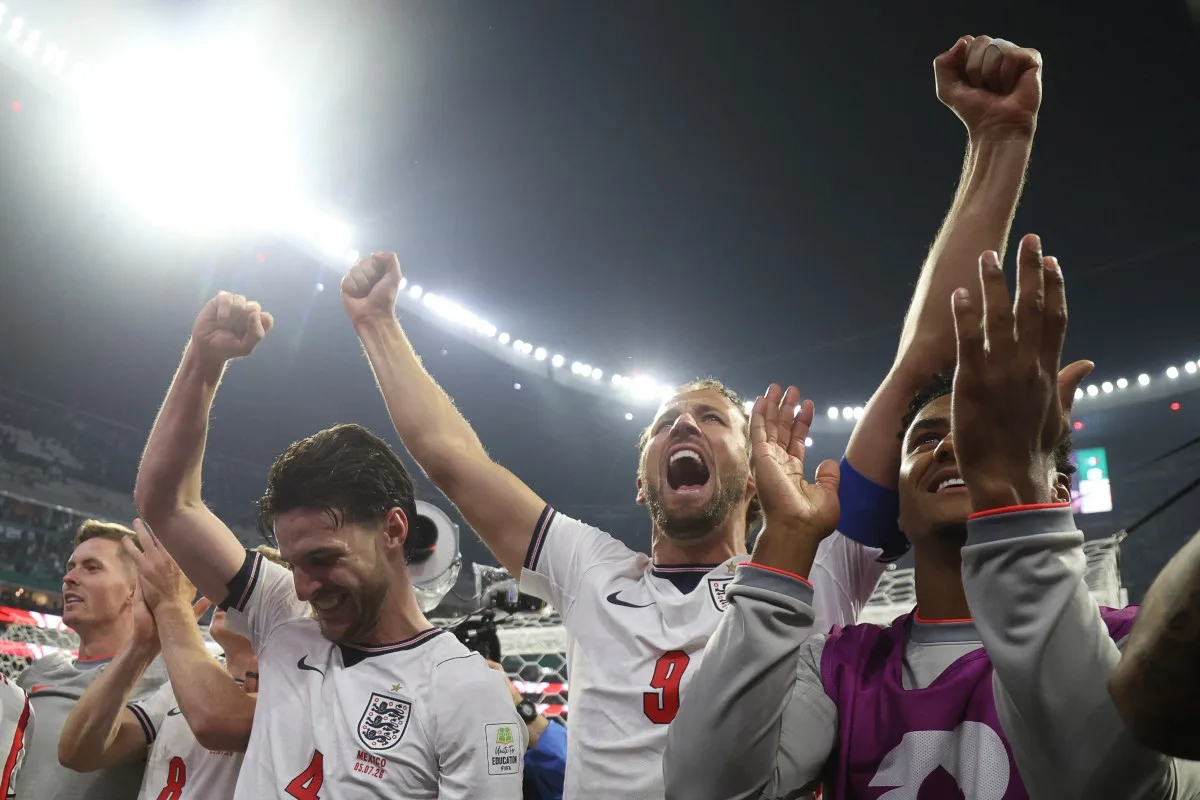 Seleção inglesa celebra classificação para as quartas de final da Copa do Mundo 2026