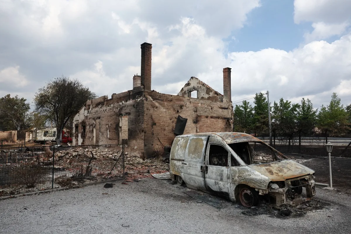 Incêndios na França e Espanha obrigam 325 mil pessoas a deixarem suas casas