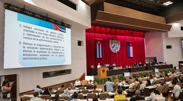 Cuba aprova maior reforma do Estado em décadas, com redução de cargos e ministérios