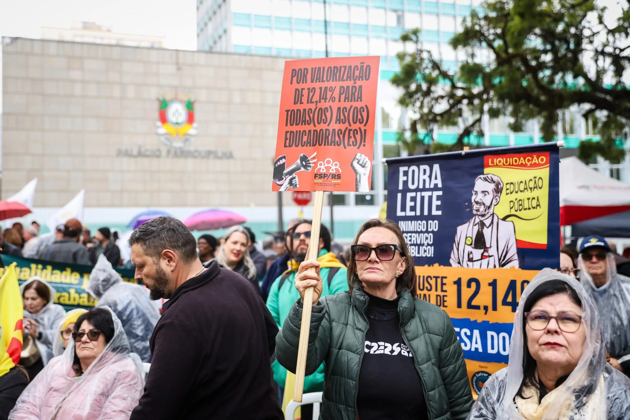 Servidores da educação pública gaúcha cobram reajuste salarial