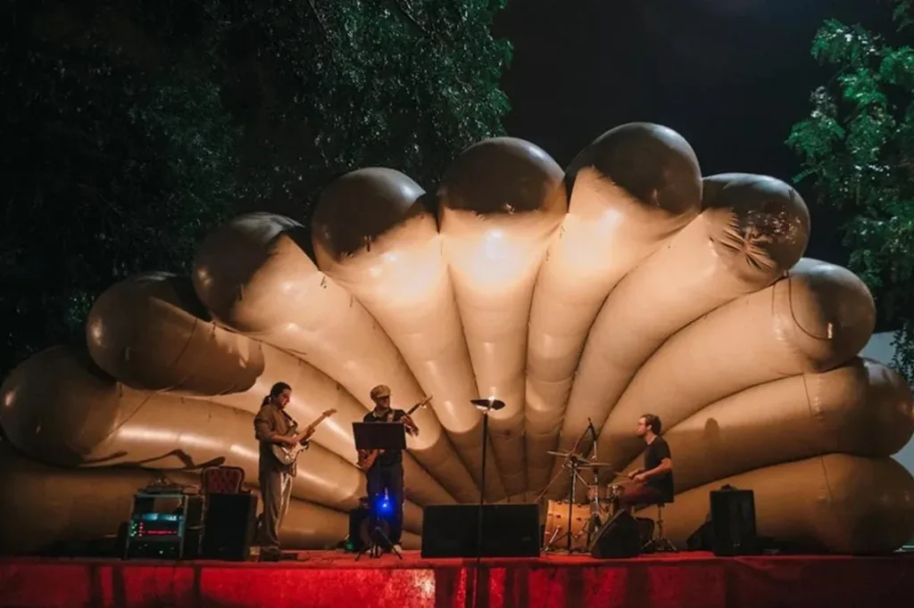 O Buraco do Jazz celebra dez anos de história com shows gratuitos, feira de artesanato e praça de alimentação em frente ao Panteão da Pátria, na Praça dos Três Poderes.