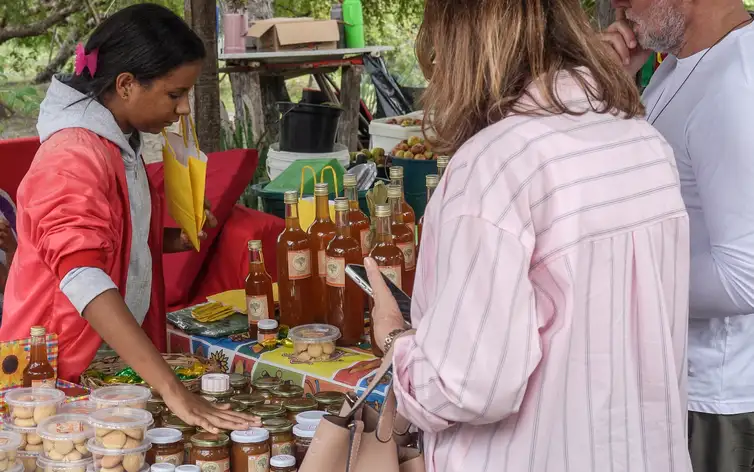 Produtos à base de mangaba vendidos na 5ª Festa da Colheita, na Reserva Extrativista Mangabeiras Missionário Uilson de Sá, em Aracaju