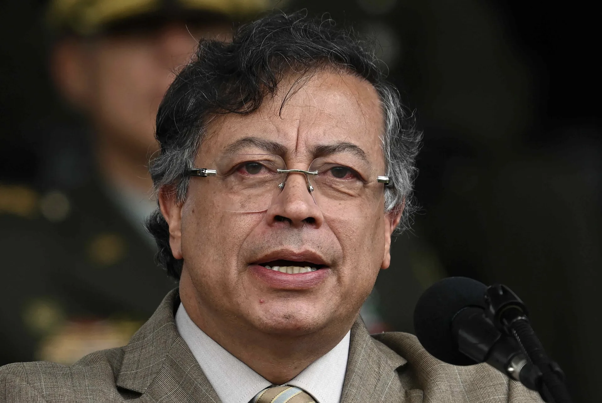 Petro convoca manifestação e defende legado.