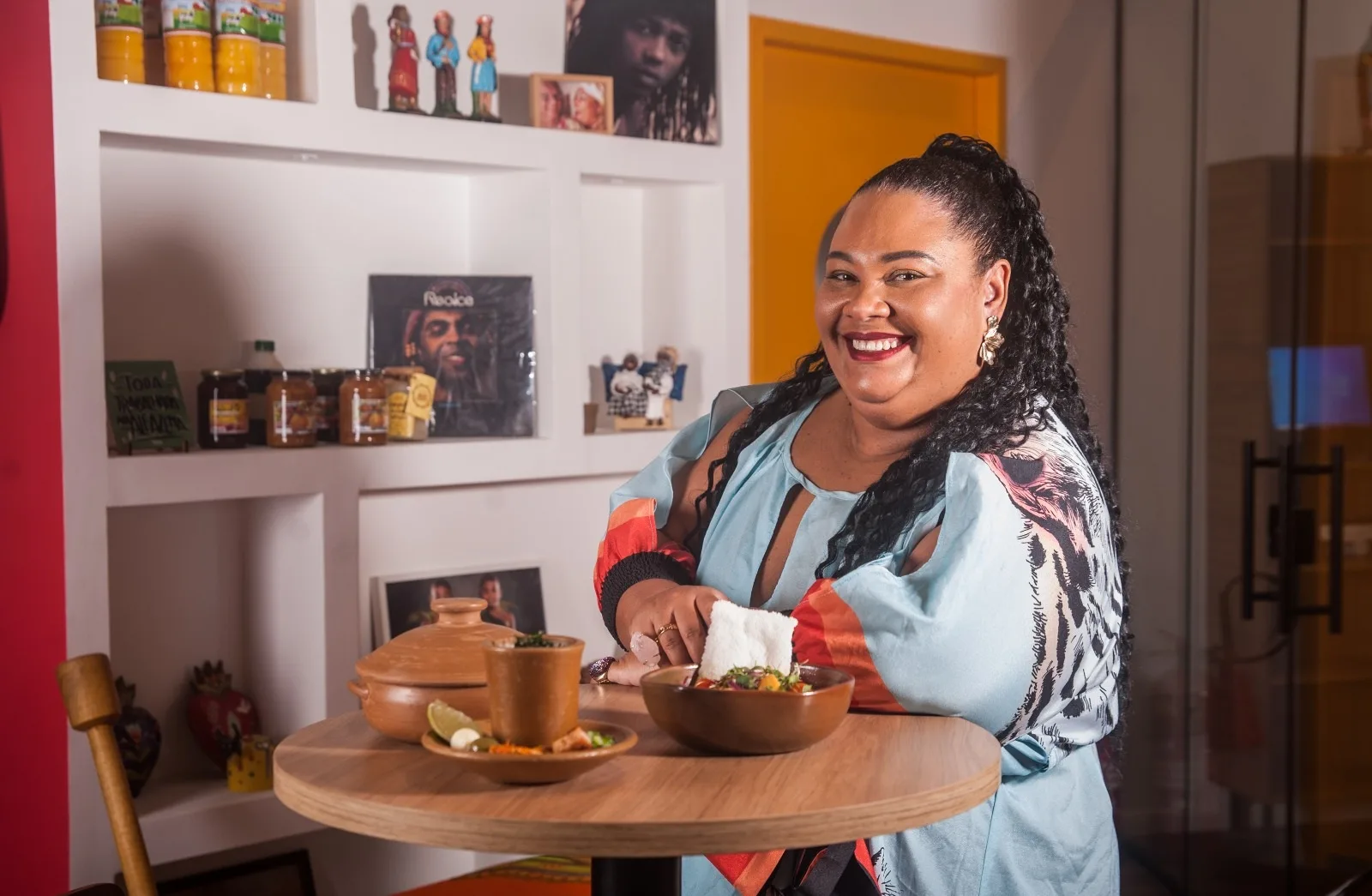 Carmem Virgínia é uma das principais referências da gastronomia dos orixás e da cozinha de matriz africana no Brasil