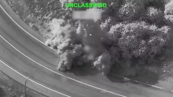 Explosão provocada por ataques dos Estados Unidos no sul do Irã