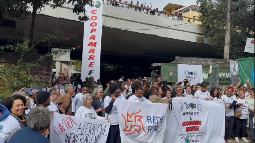 Protesto contra a saída da Coopemare, no bairro de Pinheiros, em São Paulo.