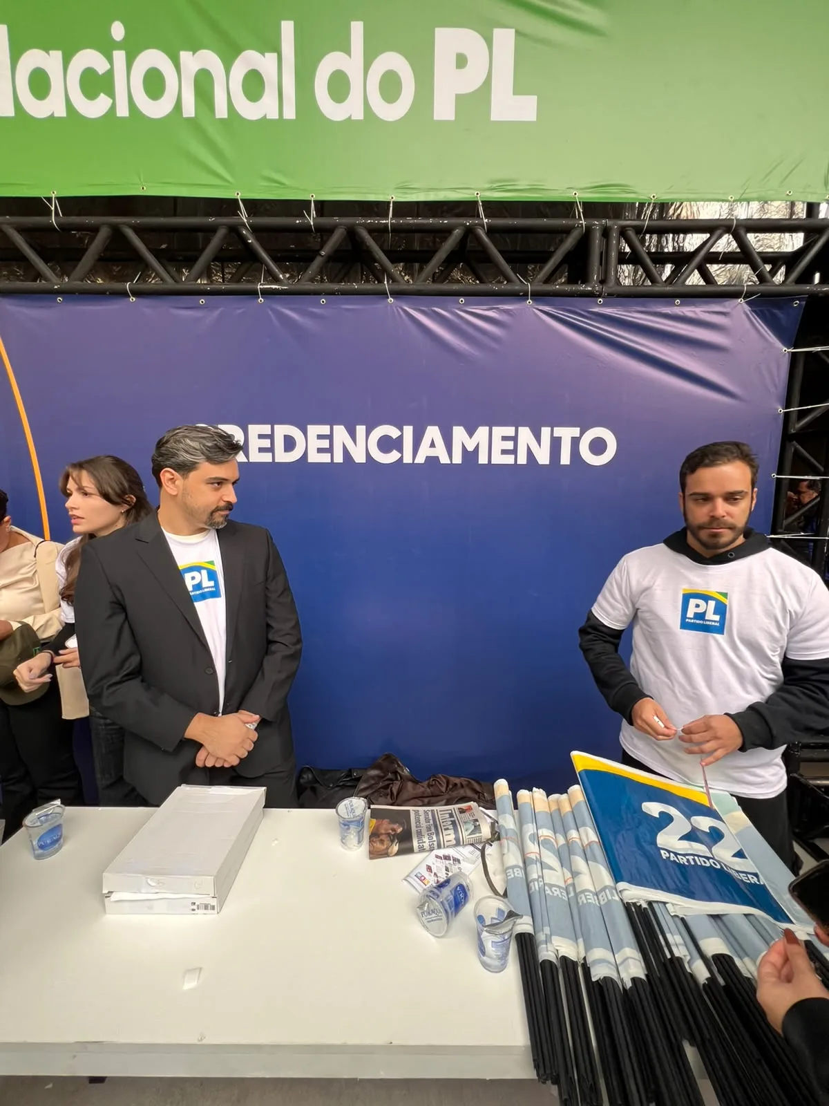 Assessores do PL barraram a imprensa na entrada do evento