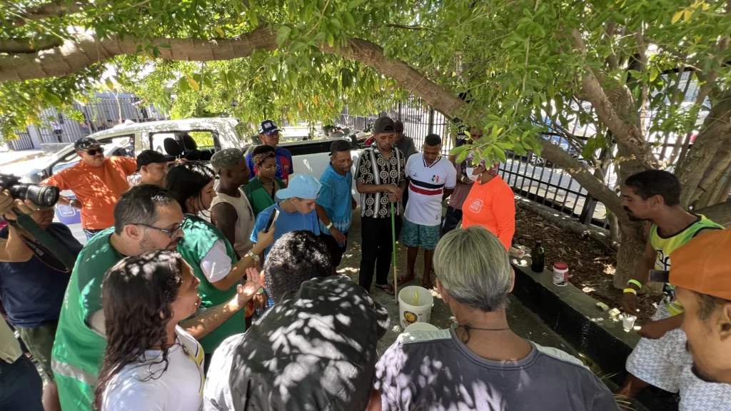 O “Cultiva Recife” reúne 20 pessoas em situação de rua num curso intensivo em diversos espaços públicos da cidade