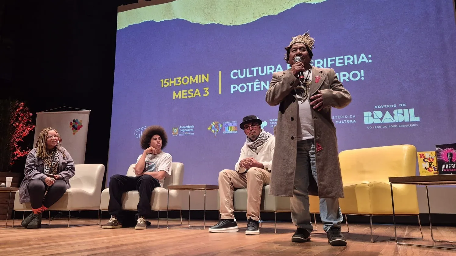 Ao longo da mesa, os convidados defenderam a cultura como ferramenta de resistência, organização comunitária e transformação social