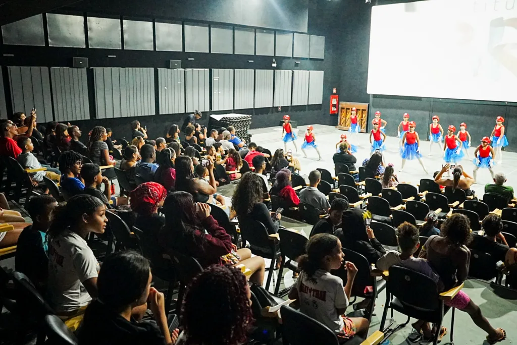 Conexão Manguinhos reuniu participantes dos projetos sociais do Instituto BR