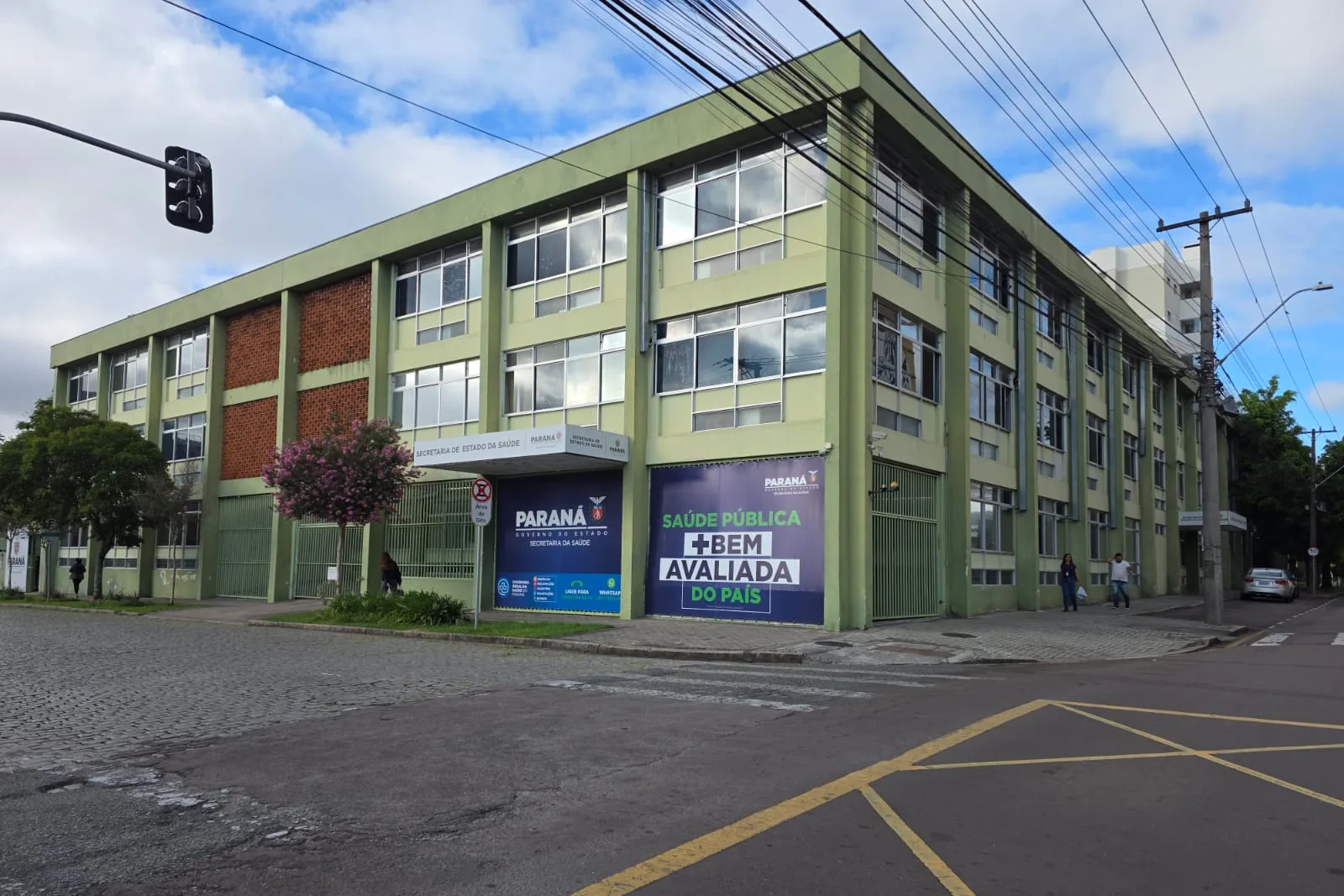 Aprovados no concurso criaram comissão para cobrar nomeações. Reunião com o Palácio do Iguaçu está prevista para a próxima segunda-feira (13).