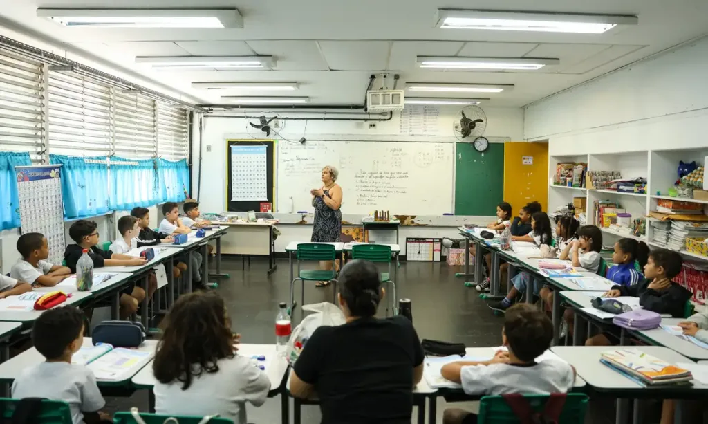 Aula no Centro Integrado de Educação Pública (CIEP) no Rio de Janeiro